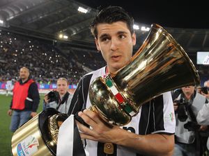 Morata Ingin Setim dengan Dani Alves