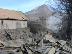 1 Orang Tewas saat Demo Relokasi Tahap II Sinabung di Kantor Bupati Karo