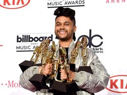 Berkat Beauty Behind the Madness, The Weeknd Diganjar 2 Rekor Dunia