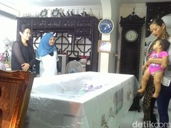 Cerita Sedih Indah Kalalo Mengenang Mendiang Ibundanya