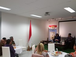 Bertemu WNI di Wina, Susi Jelaskan Bahayanya Kejahatan Perikanan