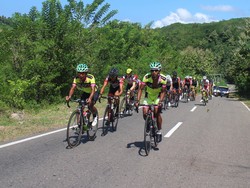Trek TdF Menantang, Pebalap Tak Kapok Datang Lagi