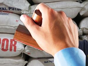 Gula untuk Industri Makanan Hanya Cukup Sampai Puasa Gula untuk Industri Makanan Hanya Cukup Sampai Puasa