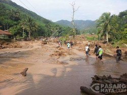 Penampakan Dahsyatnya Banjir Bandang di Subang yang Tewaskan 5 Orang