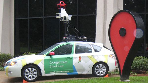 13 Momen Aneh yang Tertangkap Google Street View