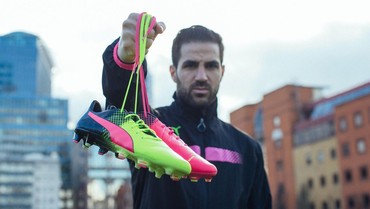 Sepatu Warna-Warni PUMA, Senjata Baru Aguero & Fabregas