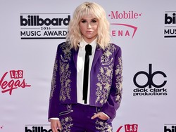 Lawan Bullying, Kesha Posting Foto Nakal di Instagram