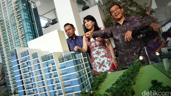 Topping Off Tower La Terrasse