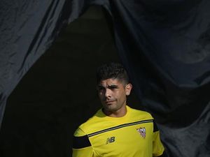 Ever Banega Resmi Bergabung dengan Inter Ever Banega Resmi Bergabung dengan Inter