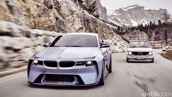 Mobil Fantastis BMW 2002 Hommage