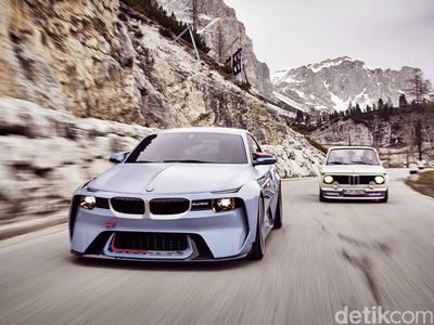 Mobil Fantastis BMW 2002 Hommage