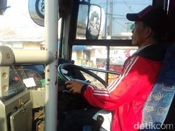 Dilarang Melintas di Jalur Busway, Sopir APTB : Rezeki di Tangan Tuhan