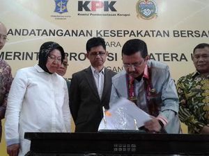 Wali Kota Risma Hibahkan Sistem dan Software e-Governance ke KPK