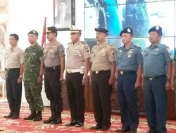 Basarnas Beri Reward Bupati dan 21 Tim Rescue Operasi SAR KMP Rafelia II
