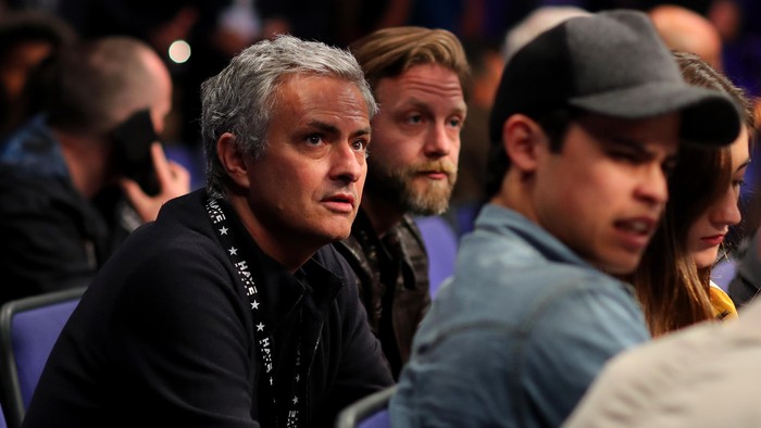 Carragher: Mourinho Cocok untuk MU