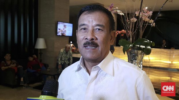 Umuh Muchtar menyatakan mundur dari posisi manajer Persib. (