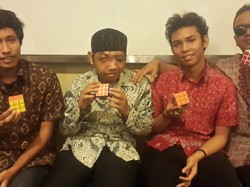 Meski Tunanetra, Suryo Bisa Selesaikan Puzzle Rubik Kurang dari 2 Menit