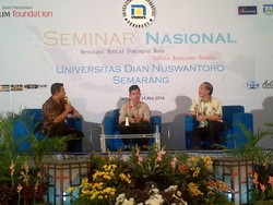 Gaya Gibran Jadi Motivator Bisnis di Hadapan Ratusan Mahasiswa