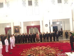 Lantik 4 Gubernur dan 2 Wagub, Jokowi Ingatkan Agar Tepati Janji Kampanye