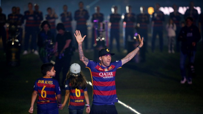 Dani Alves Sampaikan Pamit ke Barca