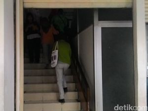 Gedung Ruang Rawat Jalan RSCM Mati Lampu, Pasien Tak Bisa Pakai Lift