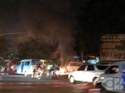 Ada Motor Terbakar di Dekat RS Permata Hijau, Lalin Macet