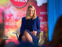 Bos Cantik Yahoo Dikawal Bodyguard Rp 7,4 Miliar