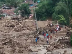 BNPB: 5 Tewas dan 388 Jiwa Mengungsi Akibat Banjir Bandang di Cisalak