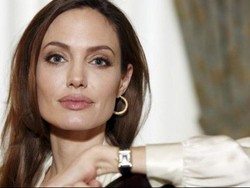 11 Selebriti Wanita dengan Bentuk Bibir Paling Menarik Perhatian