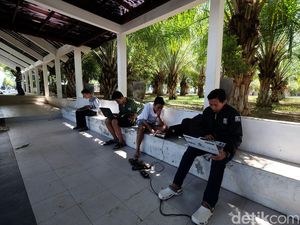 Orang Indonesia Gampang Percaya Internet