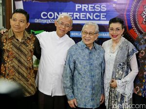 Ini Aksi Romantis Sandiaga Uno untuk Sang Ibu yang Buat Terharu Ini Aksi Romantis Sandiaga Uno untuk Sang Ibu yang Buat Terharu
