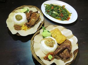 Bebek Malio: Aduh Sedapnya, Nasi Tempong Plus Bebek Sambal Pencit!