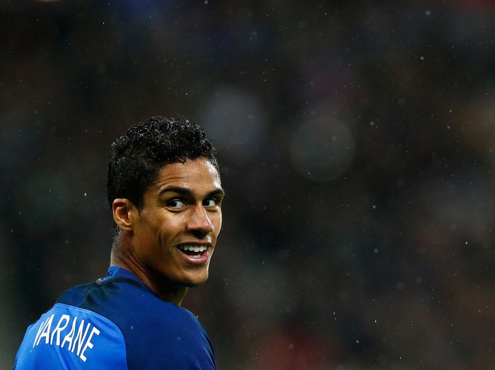 Cedera Paha Paksa Varane Absen di Piala Eropa
