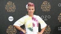 Gaya Pink dengan Dress Tie-Dye, Love It or Leave It?