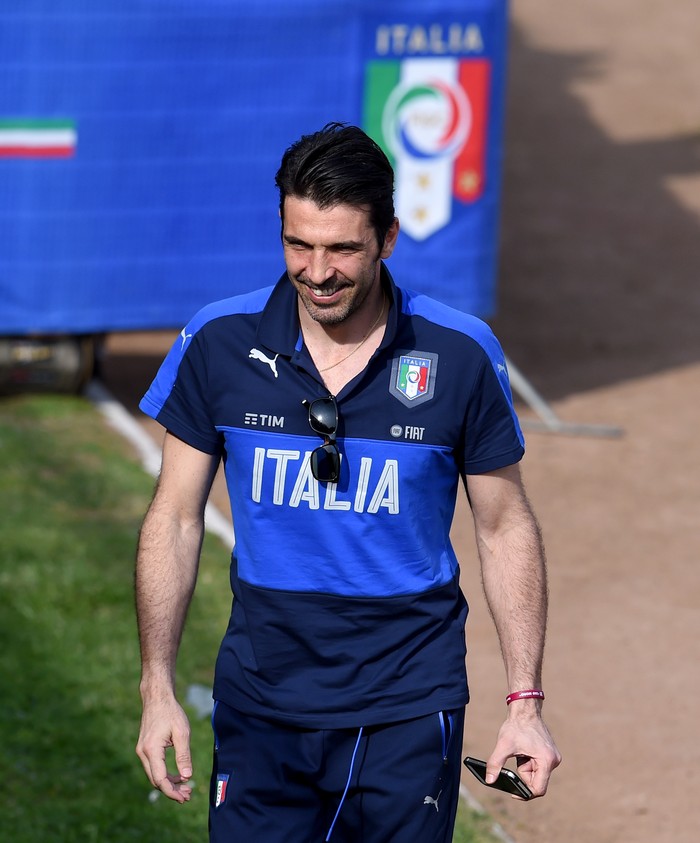 Buffon: Italia Jangan Takut Bermimpi