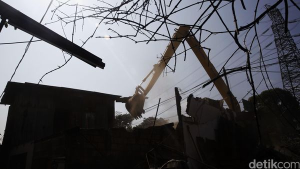 Penertiban Bangunan Liar di Jakarta Timur