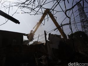 Penertiban Bangunan Liar di Jakarta Timur