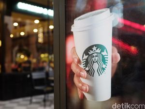 Mengatai Turis China Bodoh, Barista Starbucks di Bandara Malaysia Dipecat Mengatai Turis China Bodoh, Barista Starbucks di Bandara Malaysia Dipecat