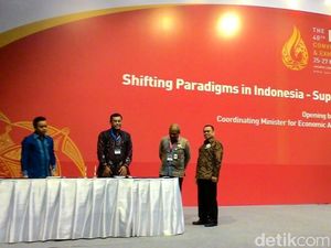 Darmin, Sudirman Said, dan Bos-bos Migas Kumpul di JCC Senayan