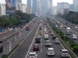 Jelang Siang Hari, Tol Dalam Kota Masih Macet Parah