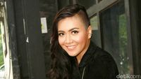 Denada Makin Pede dengan Rambut Side Undercut