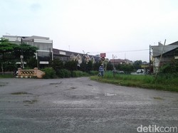 Spanduk Ingin Ber-KTP Bekasi Dicopot, Warga Tunggu Janji Pemkab Bogor