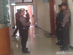 2 Hakim Diciduk karena Terima Suap, KPK Geledah PN Bengkulu