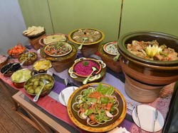 Hilal Tawarkan Sajian Otentik Timur Tengah dan Indonesia untuk Berbuka Puasa