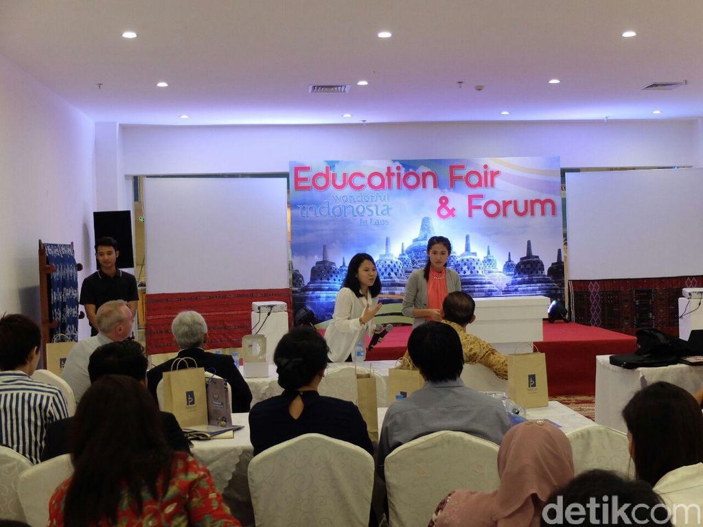 KBRI Gelar Pameran Edukasi, Pelajar Laos Antusias Belajar ke Indonesia