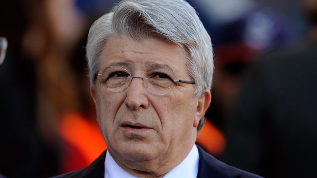 MADRID, SPAIN - JANUARY 24:  Enrique Cerezo President of Club Atletico de Madrid looks on prior to the start of the La Liga match between Club Atletico de Madrid and Sevilla FC at Vicente Calderon Stadium on January 24, 2016 in Madrid, Spain.  (Photo by Denis Doyle/Getty Images)