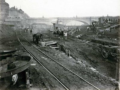 Mengintip Pembangunan MRT London Ratusan Tahun Silam