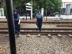 Bayar Rp 2 Ribu untuk Menyeberang Bukan Pilihan Warga Lenteng Agung