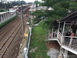 Pejabat Stasiun Tj Barat Soal Menyeberang Bayar Rp 2 Ribu: Silakan Lapor ke Dirjen