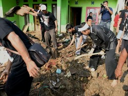 Selain Tukang Cangkul, Bupati Dedi akan Kirim Cleaning Service ke Banjir Subang